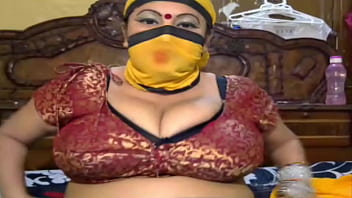 Preview 2 of Squats Masturbation - काव्या इंडियन बीबीडब्ल्यू मिल्फ़ मोटी चूत दिखाते हुए