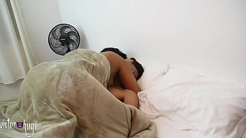 Preview 2 of Sinful Samia - Corno Dormiu E Mulher Foi Senta Na Pica De Outro