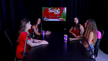 Preview 1 of Sunny Loney Sexy Video - Nunca se divertiu com dois homens,  nunca tinha pensado em criar conte&uacute_do com transsexual,  mas..,  tem muita sensibilidade nos p&eacute_s e gosta do soca fofo - Bruninha a Surfistinha (WATCH ON: SHEER/RED)