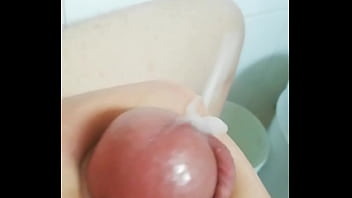Preview 4 of 3 Mens Oil Xxx - Solo en el ba&ntilde_o