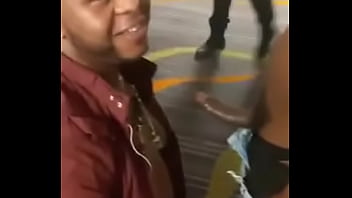 Preview 3 of Wemansrape Man - Boquete na rua
