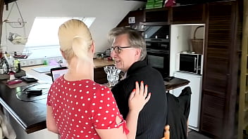 Preview 1 of Xx Step Mom Scandal - FREMDFICK EXTREM VOM EHEMANN ERWISCHT