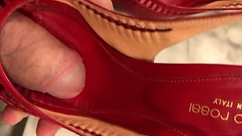 Preview 1 of 10 Sal Ke Kamsin Xxx - red shoes jerk paja en zapato rojo