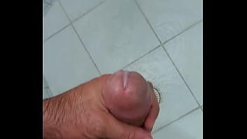 Preview 4 of Yala Yala Sex - Gozando no banho