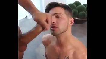 Preview 1 of Xxx Nyn - Botando mi leche en la cara de mi amigo
