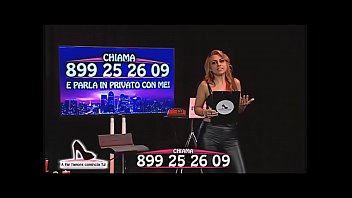 Preview 1 of Yenge Girl - alessia bergamo spogliarello in tv a far l&#039_amore comincia tu