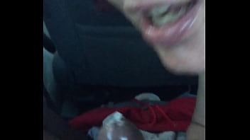 Preview 3 of Mom Comshot Hd - White mom sucking dick in car traffic Tampa