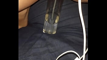 Preview 1 of 9a7b Sex Arabe - Masturb&aacute_ndome con una botella