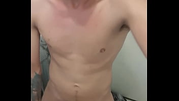 Preview 3 of Mom Bevy 21 - Novinha dando pro magrinho