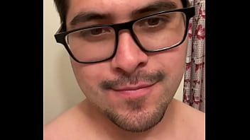 Preview 1 of Cfnm Nice Xxxsamazing - Joven muestra su verga