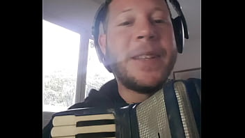 Preview 1 of Tubegalore Animals - accordion song quiero ser tu sombra