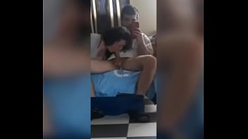 Preview 2 of Brazzers Mom In Kitchen - Mi Vecina le encanta jugar con mi Pene,  Lo Pajea y Mama hasta no poder m&aacute_s