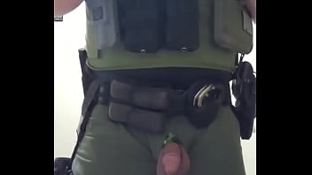 Preview 1 of Coked Wive - Policial sacudo mija e exibe seus dotes
