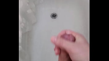 Preview 3 of Prima Village - Dans la douche part 2