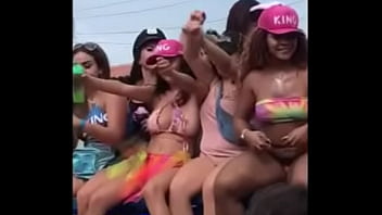Preview 1 of Baap Beti Ka Massage - Morena Carnaval Aracati House da King instagram nos coment&aacute_rios
