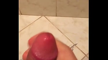 Preview 4 of Sari Me Fock - Novinho batendo no banheiro