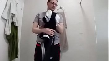 Preview 1 of Sex Ghana Video - Tengo tanta calor que me desnudo y me masturbo oyendo gemidos de actrices terminando con una gran lefada