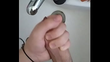 Preview 2 of Riyal Uncul Sex - Paja en el lavamanos