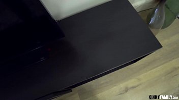 Preview 1 of Xnxx Sxe Videos Mp3 Mb5 2018 - Kinky Family - Fucked stepsis Nala Nova for phone bill