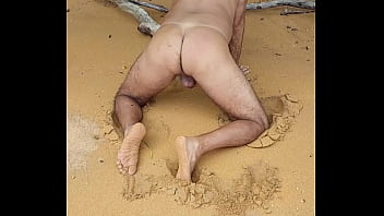 Preview 2 of Naughtu Aunt - Ladysilva latina gay bunda gostosa pelada na praia ,  vem fuder minha bunda