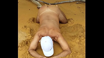 Preview 3 of Naughtu Aunt - Ladysilva latina gay bunda gostosa pelada na praia ,  vem fuder minha bunda