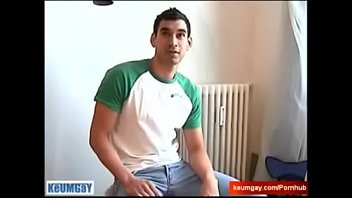 Preview 1 of Clothed Milf Anal - Um americano em Paris