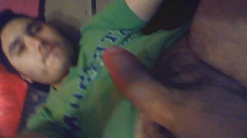 Preview 4 of Hairy Chubby Pov - Qui&eacute_n me lo chupa?