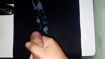 Preview 4 of Bicep Flex Girl - Acabada viendo porno