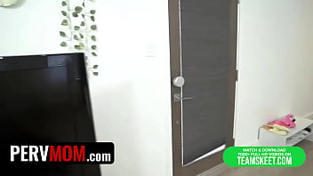 Preview 1 of 10 People Haveing Sex - StepAuntie comes visit ends up with cock
