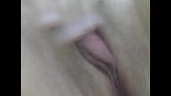 Preview 3 of Asian Girl Piss Public - Siririca em casa