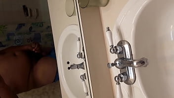 Preview 1 of Tamil Old Man Rap Sex Video - A quick solo in the bathroom.