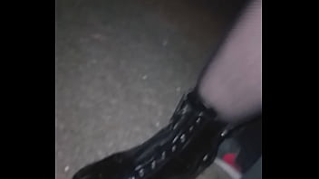 Preview 3 of Nicolette Shea Foot Fetish - Esposa fode com outro na minha frente. Fez amizade na balada com um novinho e convidou para um passeio no parque.