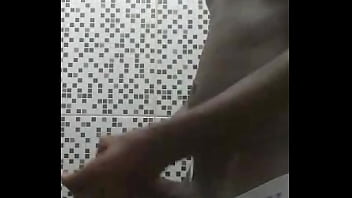 Preview 4 of Little Boy Fucked By Friend Mom - Roludo no banho