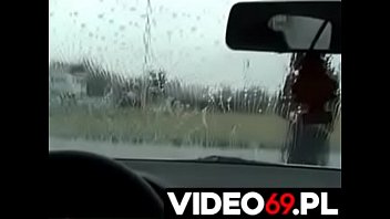 Preview 1 of Muscular Hairy Mom - Polskie porno - Niemoralna propozycja dla dziewczyny na stacji benzynowej