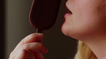 Preview 1 of Coc Sexy Mom - Take A Bite Of My Lips,  Cooling Down My Hot Pussy With This Ice Cream Shaped Vibrator - HoneyPlayBox