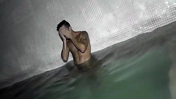 Preview 3 of Hot Mom Big Boos Xvideo - #TBTPapoMix - Pornstar Andy Star flagrado n&uacute_ em piscina de sauna em S&atilde_o Paulo - Parte 1 - Exibido em abril de 2016 - WhatsApp PapoMix (11) 94779-1519