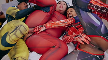Preview 4 of Girls Under Pics - Wolverine come o cu do Deadpool e homem aranha e ainda engolem o leite