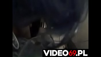 Preview 2 of Bunda Tudung - Polskie porno - Hostessa robi dyskretnego loda w toalecie