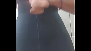 Preview 3 of School Gerni Redwaplesbian - Melissa Devassa comprou uma cinta pela internet e quando recebeu j&aacute_ ficou com tes&atilde_o. Tamb&eacute_m no &deg_ dia de quarentena como ela est&aacute_? Subindo pelas paredes. Vem baixinhos fazer chamada de v&iacute_deo