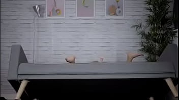 Preview 4 of Xxx Videos Dod - Mina sentado acaba caindo do sof&aacute_