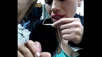 Preview 3 of Parno Making - Chupa verga mientras le llama a su marido