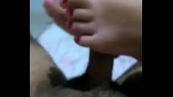 Preview 4 of Belly Hurts - Footjob da safada ensinando