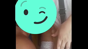 Preview 3 of Girs And Dog Xxxxxx - Lembrando meu carnaval na rua.... nesta quarentena o unico que queria era alguem que me chupe ate gozar no meio da rua....mas so posso fazer  chamada de videos .. me chama no zap
