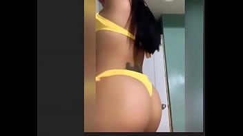 Preview 2 of Male Has Pussy - MI PRIMA MELANIA BAILANDO EN HILO