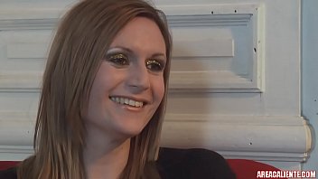 Preview 3 of Water In Pussy - Entrevista y despues Juanita mama y chupa rico.(Video completo en Xvideos Red)
