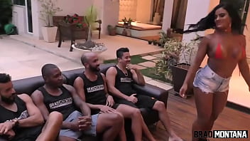 Preview 1 of Mom And Son Massage Xxxx - A cavala Ana J&uacute_lia fodendo no pelo com quatro dotados - Vinny Burgos,  Jack Kallahari,  Felipe e Mark Butt [trailer]