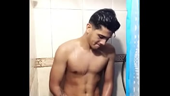 Preview 2 of Indian Sex Handsome Boy - En la ducha 5