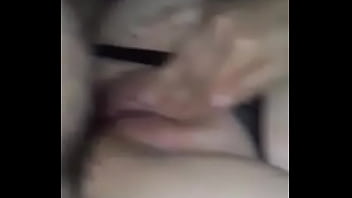 Preview 1 of Perempuan Kencing - Mamando culito a mi mujer