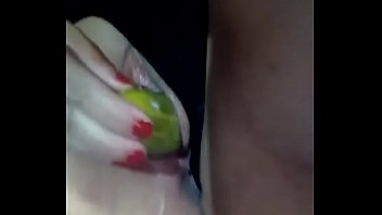 Preview 2 of Pokemon Real Live In Porn - Mir&aacute_ a esta hermosa puta como goza metiendose un pepino por la concha.
