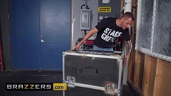 Preview 1 of Vtajiizfw - Teens like it BIG - (Jasmine Grey,  Scott Nails) - Roadie Head - Brazzers